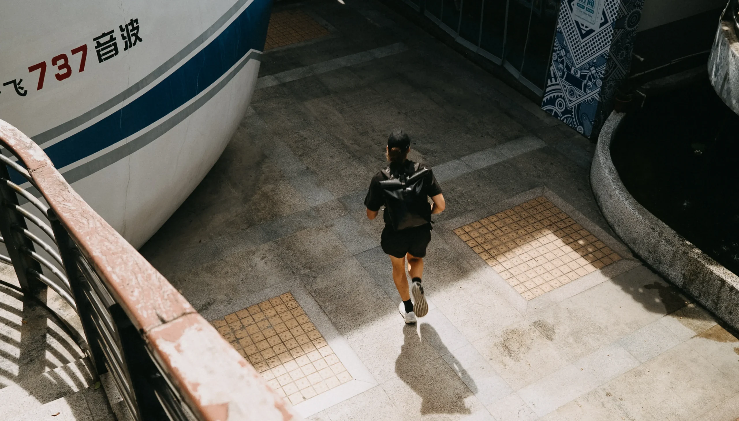 EVR Black top header 38df8995 d4a6 4caf 8f5a c7f41b494095